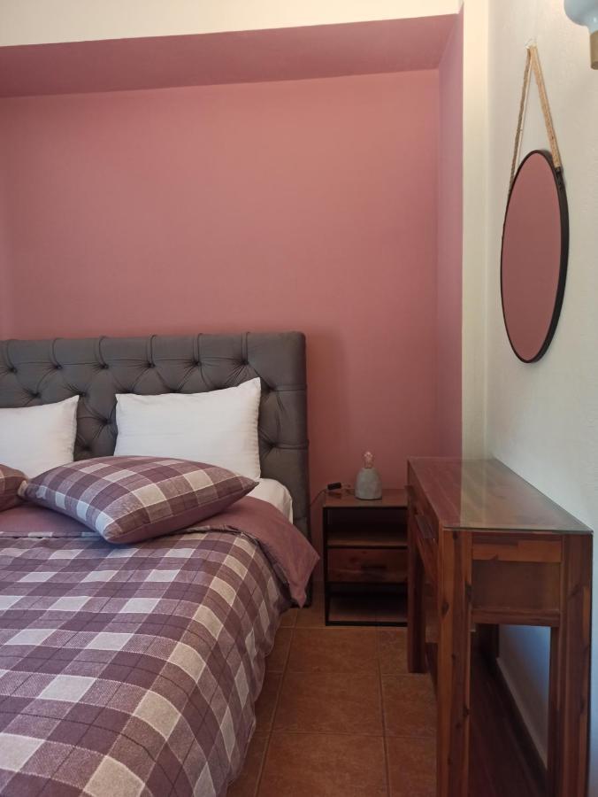 Villa Elatos Boutique Mountainhouse Karpenísion Esterno foto